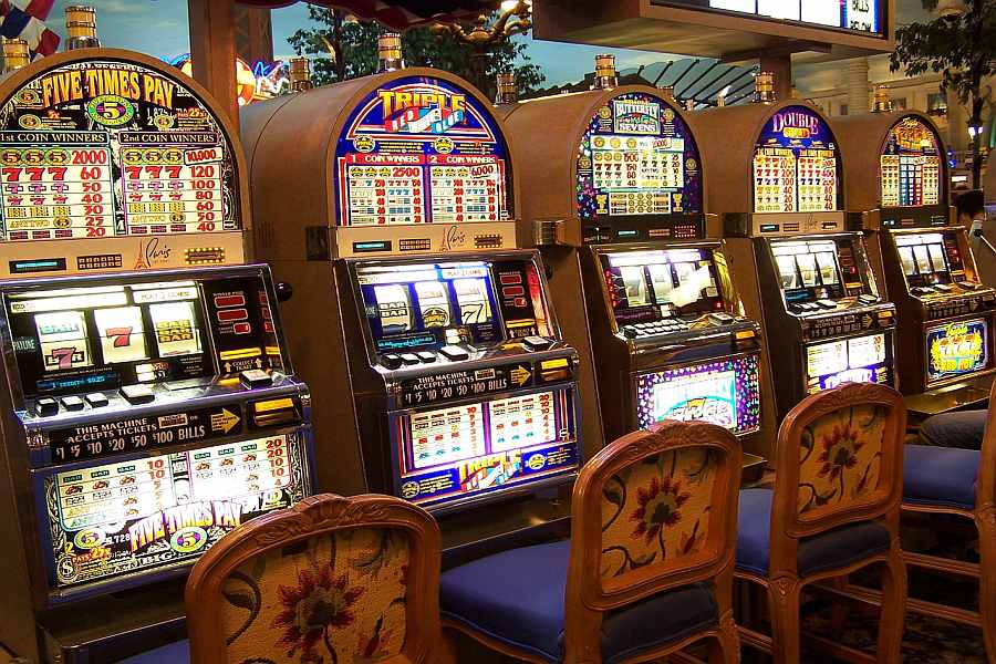 How Slot Machines & Coin Slots Work